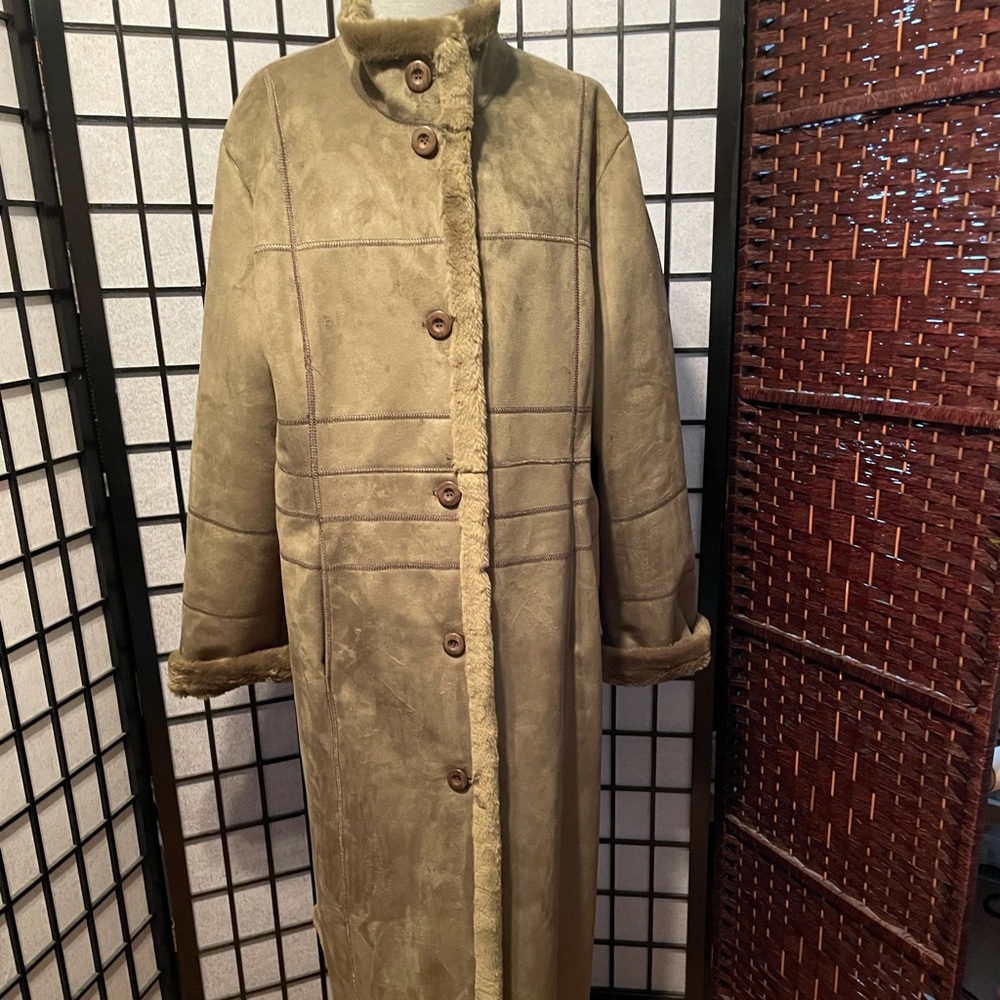 Maxi Faux Suede/Fur coat. Washable by Cecil Gee XL